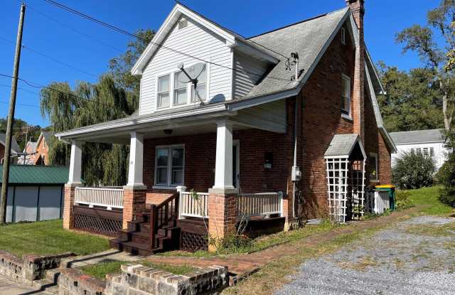 211 E NORTH STREET Gallery 2