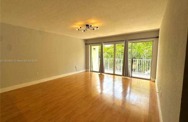 7701 N Kendall Dr photos photos