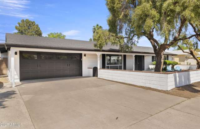 502 W DIANA Avenue - 502 West Diana Avenue, Phoenix, AZ 85021 502 W DIANA Avenue - 502 West Diana Avenue, Phoenix, AZ 85021