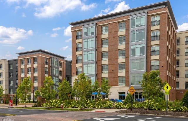 Harper at Harmon Meadow - 100 Park Plaza Dr, Secaucus, NJ 07094