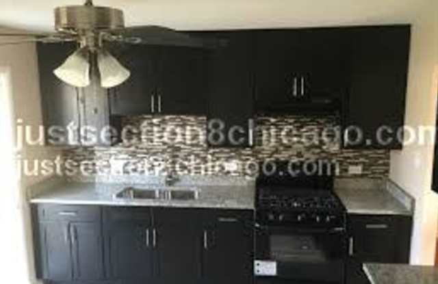 5335 W RACE photos photos