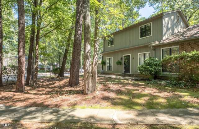 225 Twin Oaks Place Gallery 2