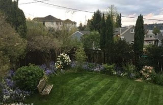 7918 S Lakeridge Dr - 7918 S Lakeridge Dr, Bryn Mawr-Skyway, WA 98178