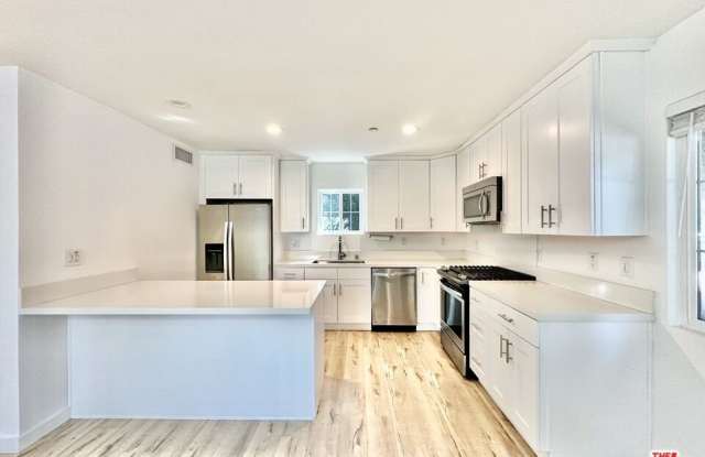 402 Pacific St - 402 Pacific Street, Santa Monica, CA 90405