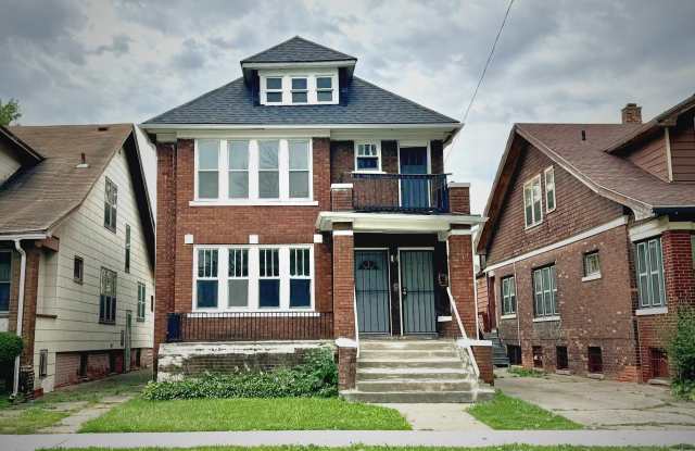 4013 Beniteau Street photos photos