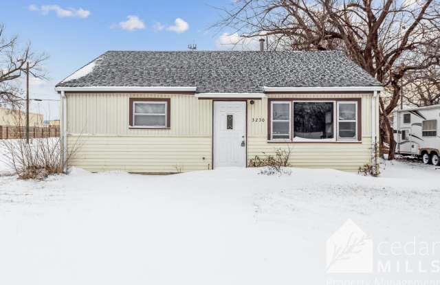 3 Bedroom on Almost 1/4 Acre! MOVE IN SPECIAL - 3230 South Fern Street, Wichita, KS 67217 3 Bedroom on Almost 1/4 Acre! MOVE IN SPECIAL - 3230 South Fern Street, Wichita, KS 67217