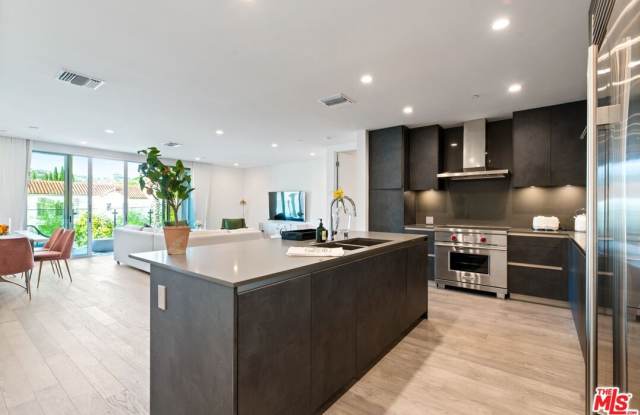 728 N Sweetzer Ave photos photos