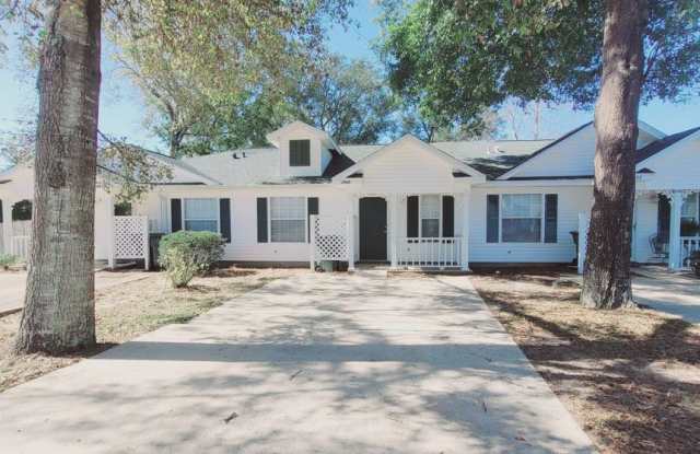 2468 Spyglass Circle Pensacola, FL 32526 Ask us how you can rent this home without paying a security deposit through Rhino! - 2468 Spyglass Circle, Bellview, FL 32526