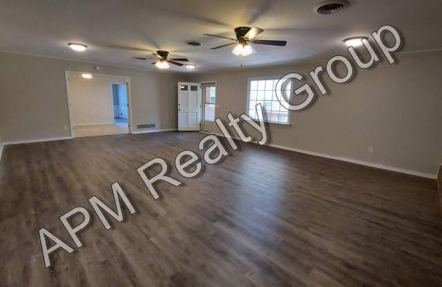 Renovated three bedroom house Gallery 4