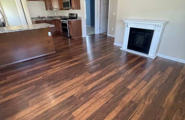 Single Family Home 2 bed For Rent in Quiet Neighborhood in SE Erie! photos photos