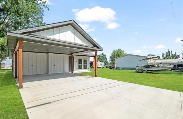 406 Depot Street - 406 Depot Street, Whitesboro, TX 76273