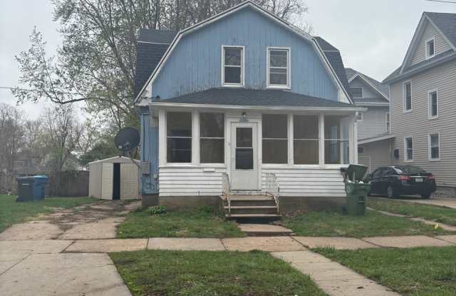 206 1/2 Allen Street - 2 photos photos