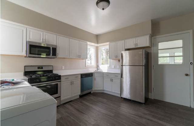1638 Waterloo Rd - Cedar Falls photos photos
