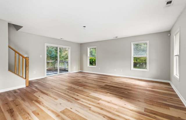 309 East Regent Court Gallery 4