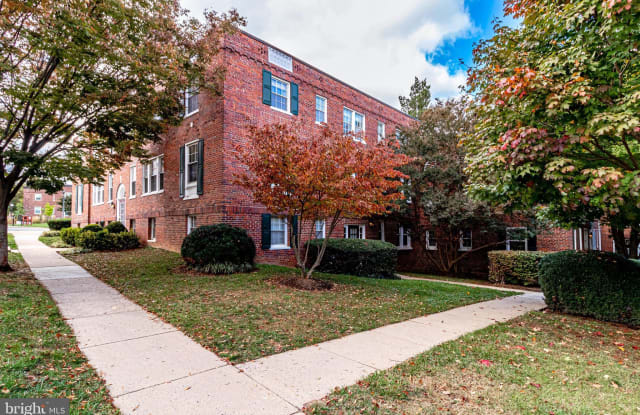 2021 KEY BOULEVARD - 2021 Key Boulevard, Arlington, VA 22201
