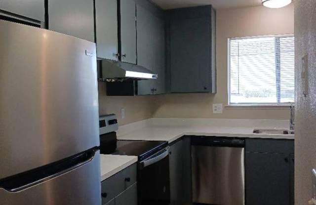 Townhouse- completely remodeled photos photos Townhouse- completely remodeled photos photos