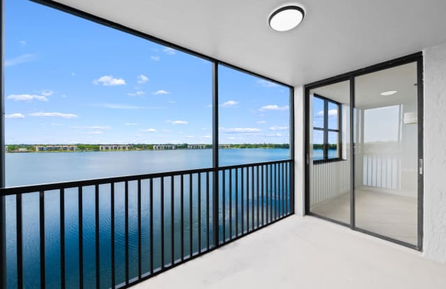 105 Lake Emerald Drive Gallery 3