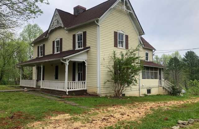 7237 Old Tuchaleechee Road; Townsend TN 37882 photos photos