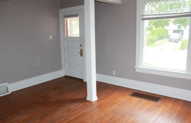 319 Indiana Street Gallery 2