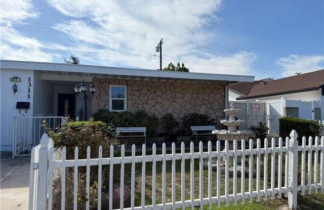 1311 Stonefield - 1311 Stonefield Street, Costa Mesa, CA 92626