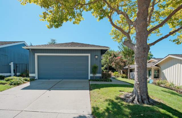 Spacious 3 Bedroom 2 Bath townhome for rent in Crow Canyon CC photos photos