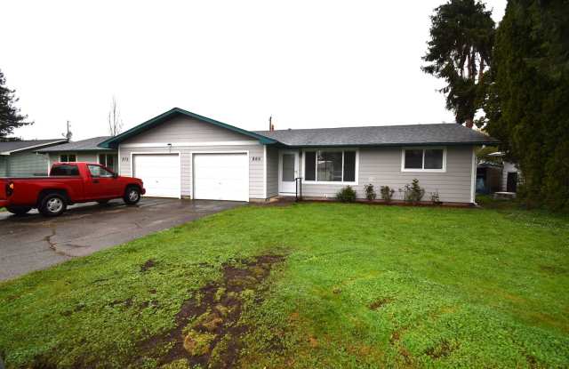 Well kept duplex with garage. photos photos