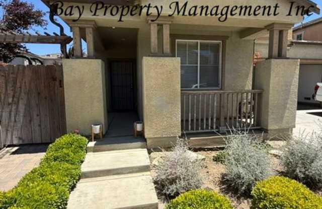 Move-in Special! $500 off the first month's rent on a 1-year lease!  Beautiful 2-Story Home Next to the Park photos photos
