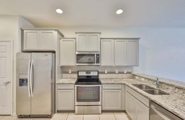 Beautiful Townhome at Magnolia Park! Gallery 3