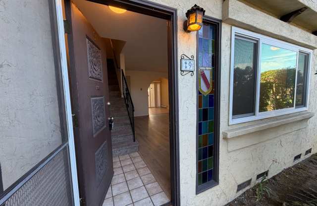 Townhouse with 2 master bedrooms in great location on Westmont Ave. Gallery 3