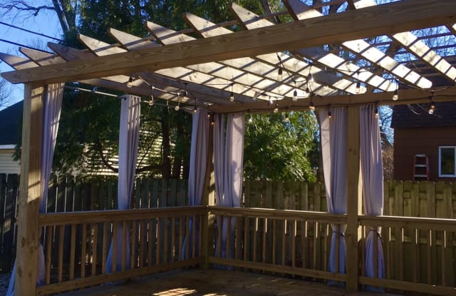 401 Berkley Ave - 401 Berkley Avenue, Elmhurst, IL 60126 401 Berkley Ave - 401 Berkley Avenue, Elmhurst, IL 60126