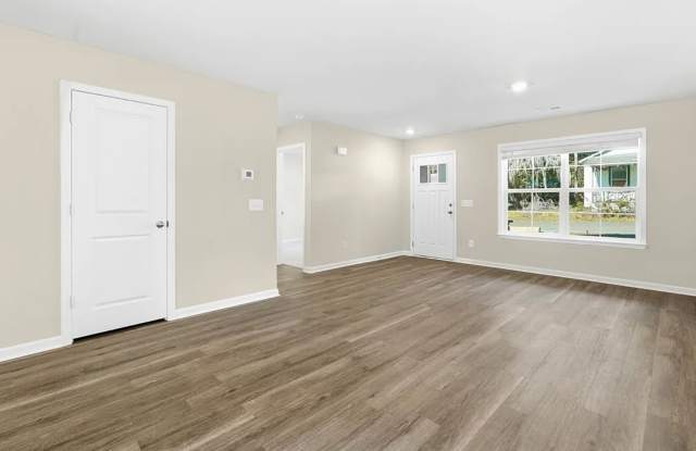 Modern Living in Greenville's Historic West End Gallery 3