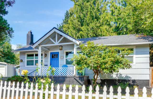 7421 South Miles Place - 7421 South Miles Place, Portland, OR 97219