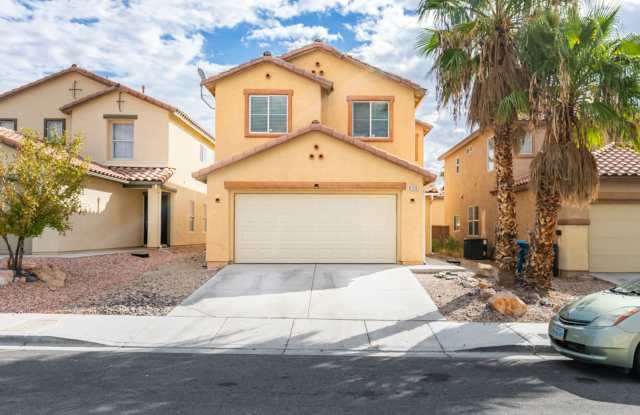 Spacious 4-Bedroom Centennial Home with Den & Loft Gallery 1