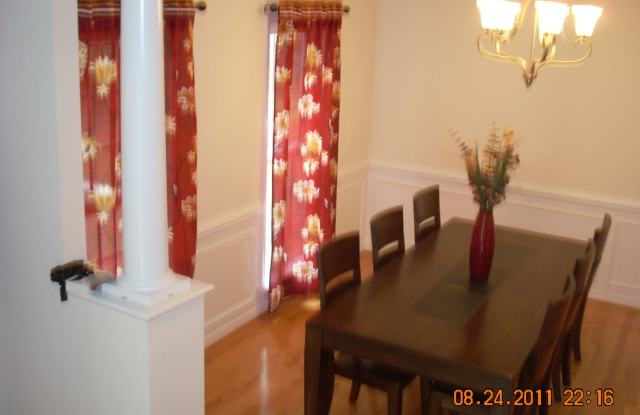 3 BR / 2.5 BA Private home near Pony Pasture/James River. Gallery 3