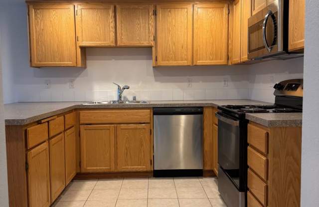 Charming 3-Bed Duplex with 2.5 Baths  1600 Sq Ft - Prime Spanaway Location! photos photos