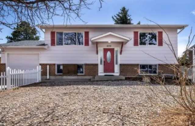 6773 Dale Road Gallery 3
