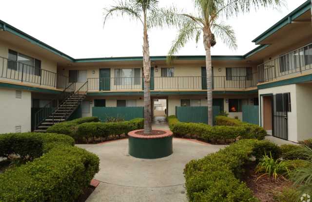 Foothill Courtyard Gallery 4