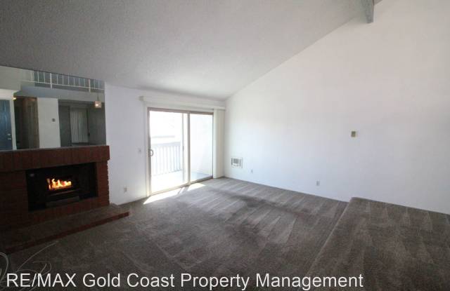 2945 Harbor Gallery 4