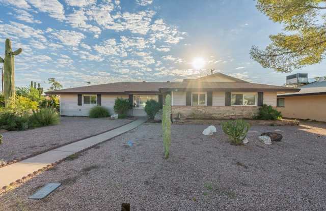 BEAUTIFUL SOUTH SCOTTSDALE - CORNER LOT  POOL! photos photos