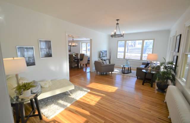 1583 Wellesley Avenue Gallery 4