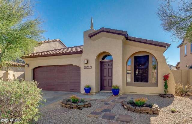 18525 W PASEO Way - 18525 West Paseo Way, Goodyear, AZ 85338