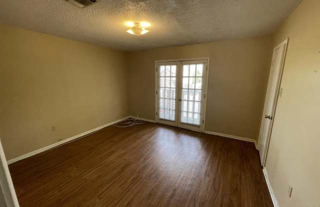 1643 Cedar Lake Drive - D Gallery 3