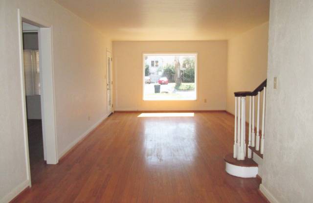 615 E Boyd Gallery 4