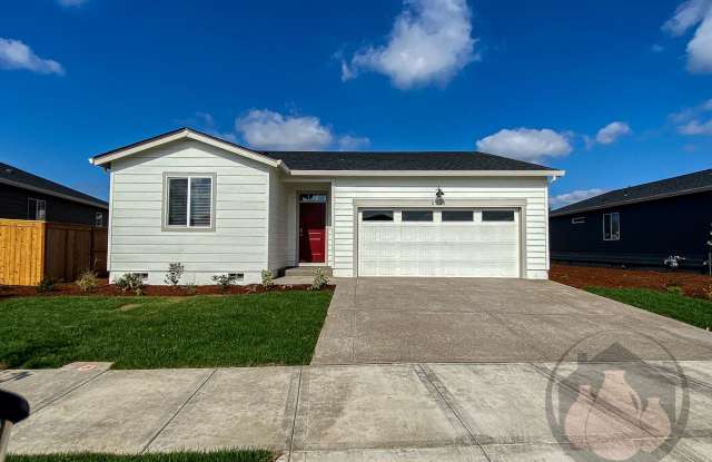 Beautiful Home in Woodburn Gallery 1