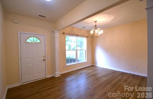 6820 Beverly Springs Drive Gallery 4