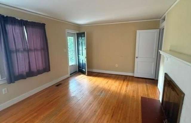 2250 W Hillwood Drive Gallery 3