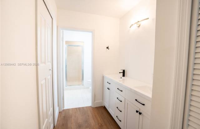 9124 Southwest 156th Court Gallery 2