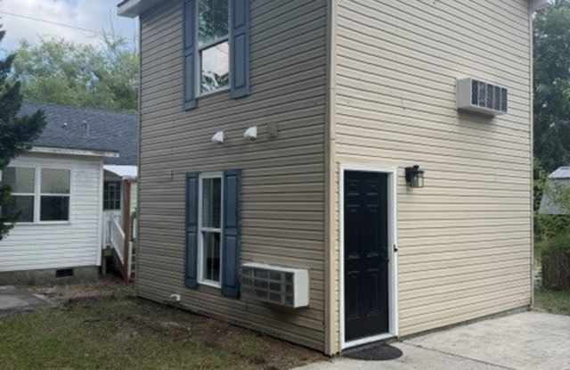 Renovated One Bedroom Stand Alone Apartment photos photos