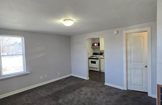 938 North Broadway Avenue - 1 photos photos