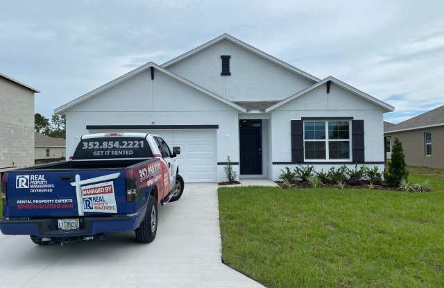 NOT AVAILABLE TO SHOW UNTIL APRIL 3rd. Desirable SE Ocala Neighborhood - Lake Diamond-North - 4/2/2 *Available Soon* Won't Last! - 33 Hickory Course Lane, Marion County, FL 34472